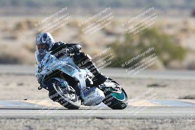 media/Dec-07-2025-CVMA (Sun) [[3e7d2de5dc]]/Race 12- Formula 40 MW and LW/